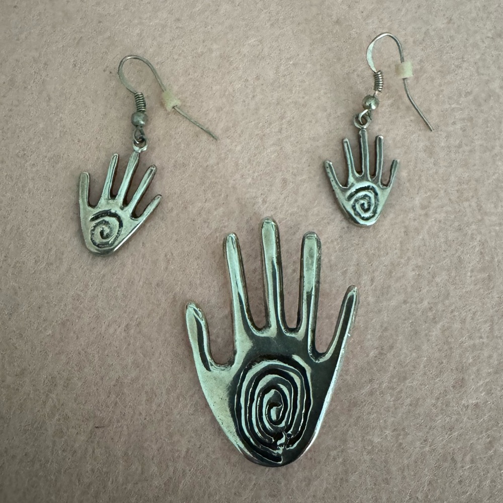 Silver 925 Healing Hand Pendant/Brooch and Earring Set EC